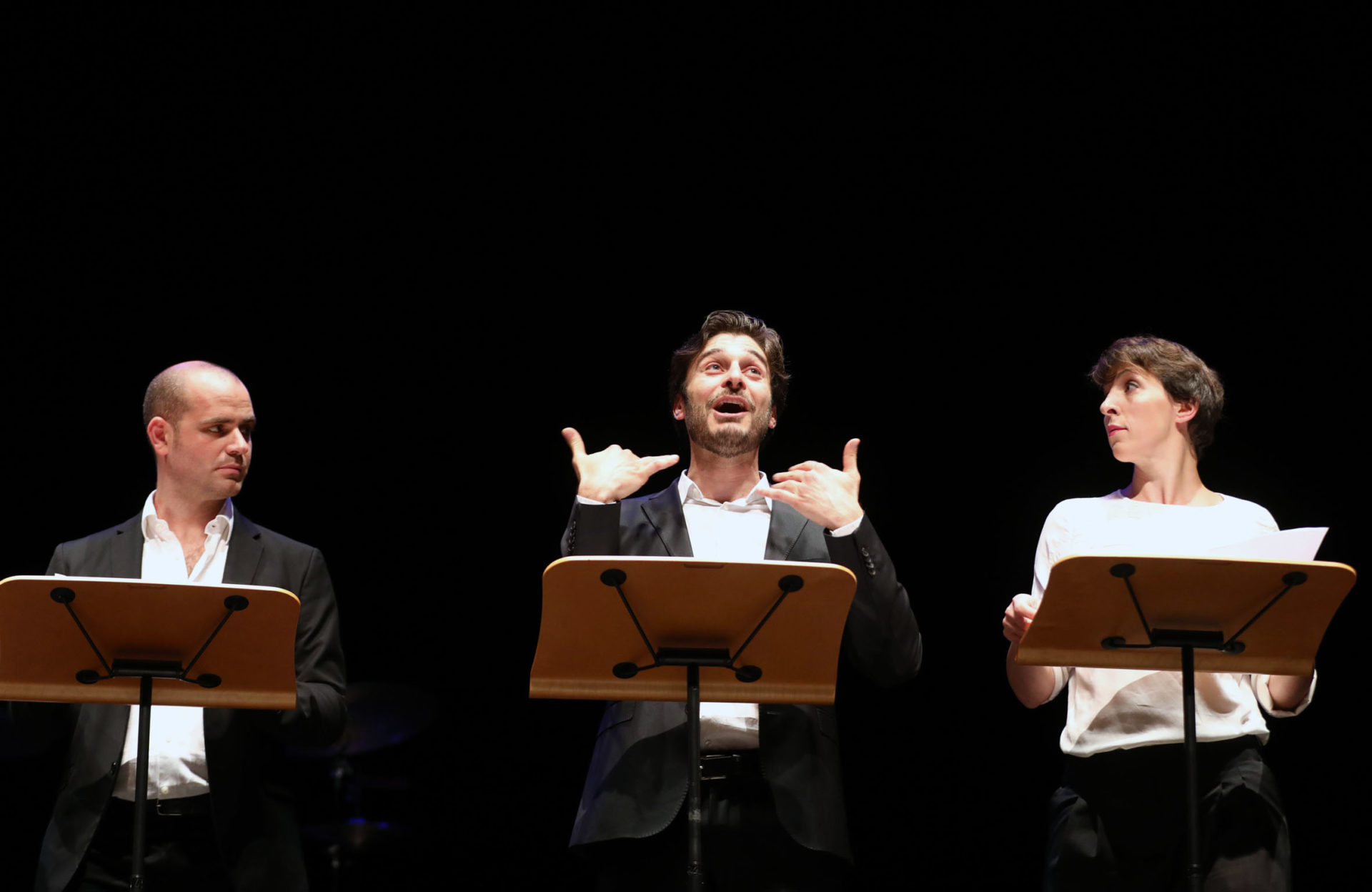 Michele Dell'Utri, Lino Guanciale e Diana Manea Immagina John Lennon - Poesia Festival '17 photo © Serena Campanini Michele Dell'Utri, Lino Guanciale e Diana Manea Immagina John Lennon - Poesia Festival '17 photo © Serena Campanini