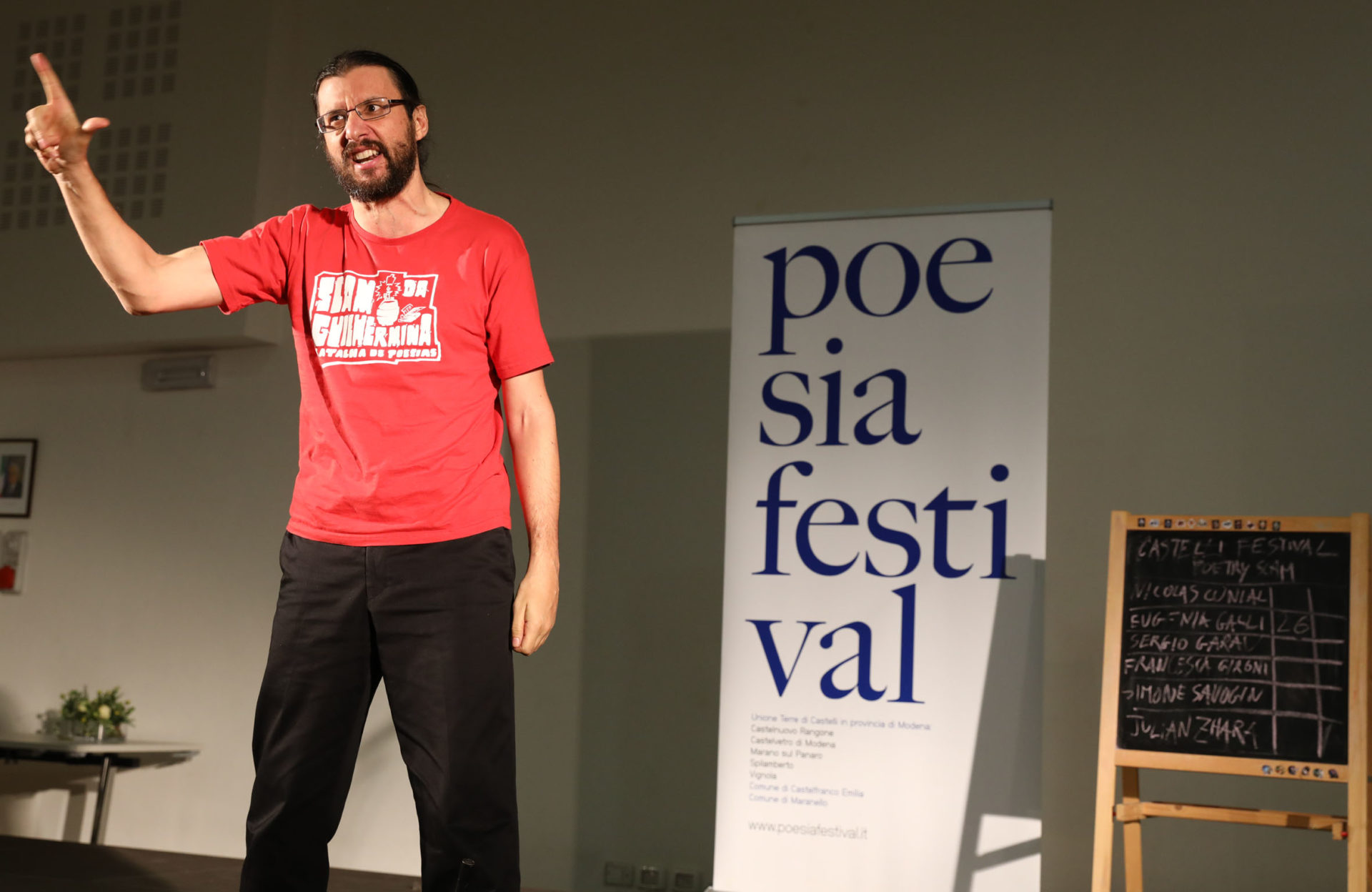 Sergio Garau Castelli poetry Slam - Poesia Festival 2017 photo © Serena Campanini Sergio Garau Castelli poetry Slam - Poesia Festival 2017 photo © Serena Campanini