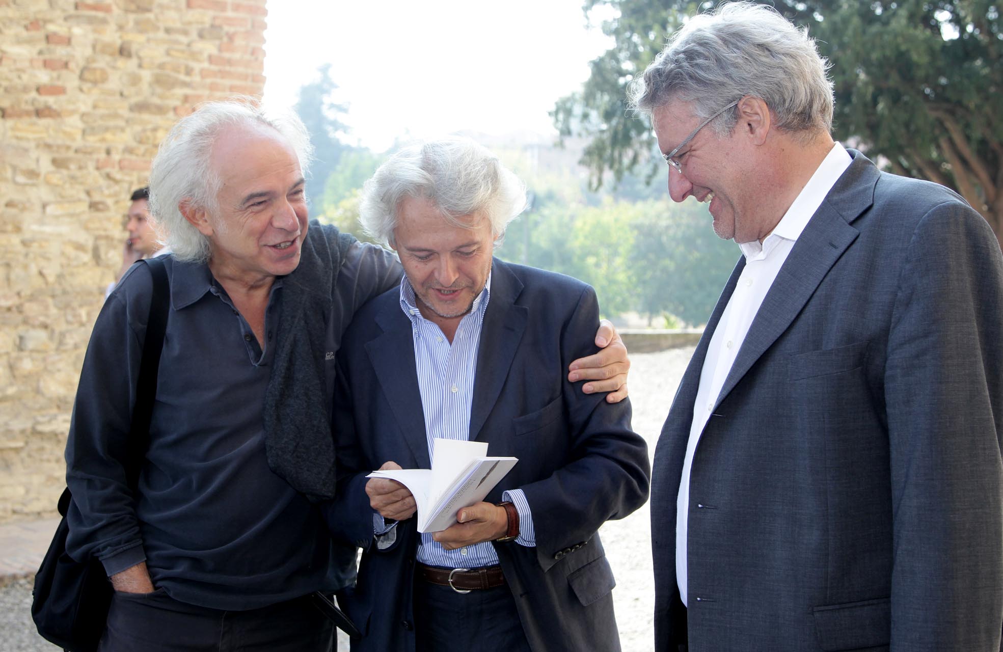 POESIAFESTIVAL ’11 LEVIZZANO R. “OMAGGIO A GIOVANNI GIUDICI” GIANNI D’ELIA ALBERTO BERTONI CON ROBERTO ALPEROLI. ph.© campanini-baracchi