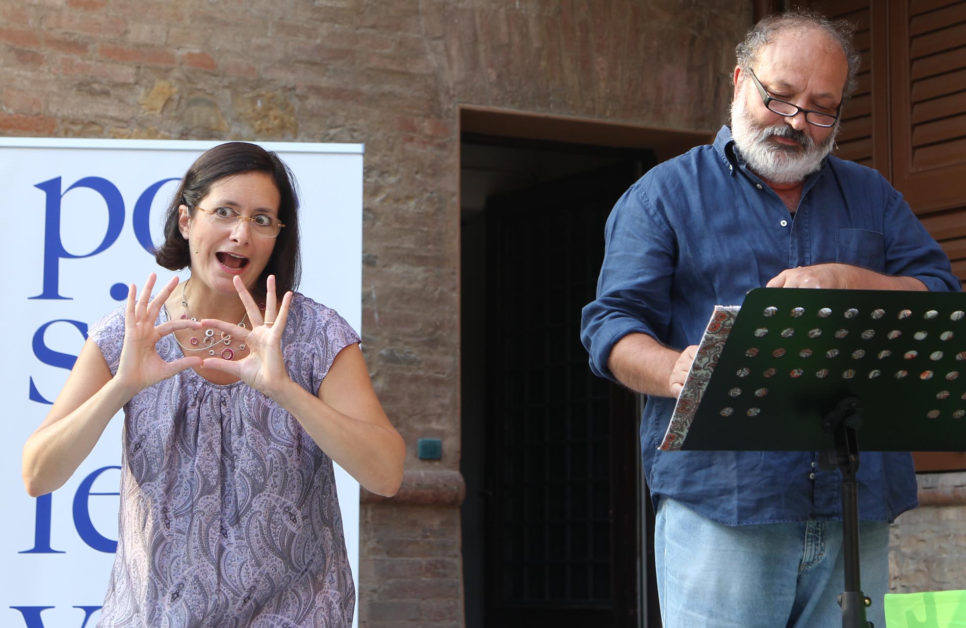 POESIAFESTIVAL ’11 ROBERTO PIUMINI CON PATRIZIA ERCOLE A POZZA DI MARANELLO ph.© campanini-baracchi