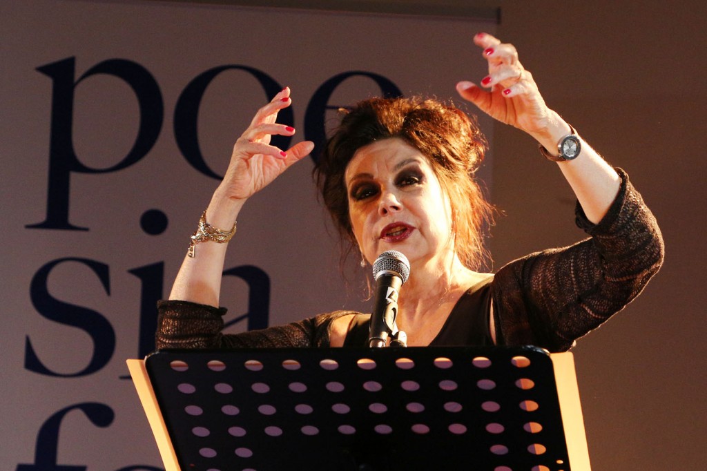 Licia Maglietta recita " Ballata-Omaggio a Wislawa Szymborska". ph.© Serena Campanini - domenica 30 settembre 2012