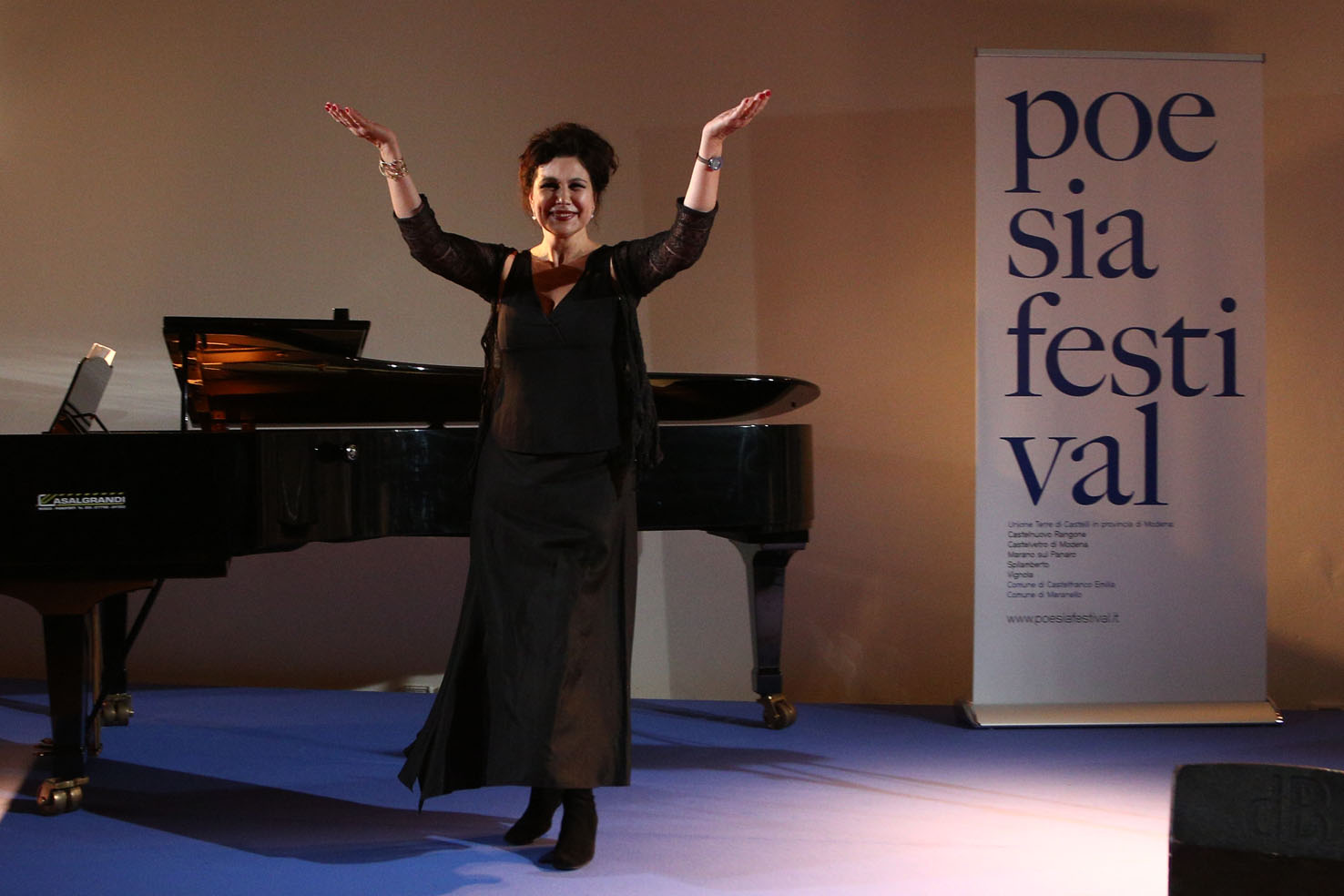Licia Maglietta recita ” Ballata-Omaggio a Wislawa Szymborska”. ph.© Serena Campanini