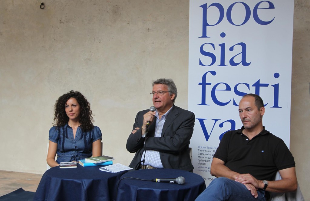 25 settembre 2011 :: Spilamberto, Rocca Rangoni. Silvia Avallone e Gian Mario Villalta dialogano con Alberto Bertoni del rapporto tra poesia e romanzo