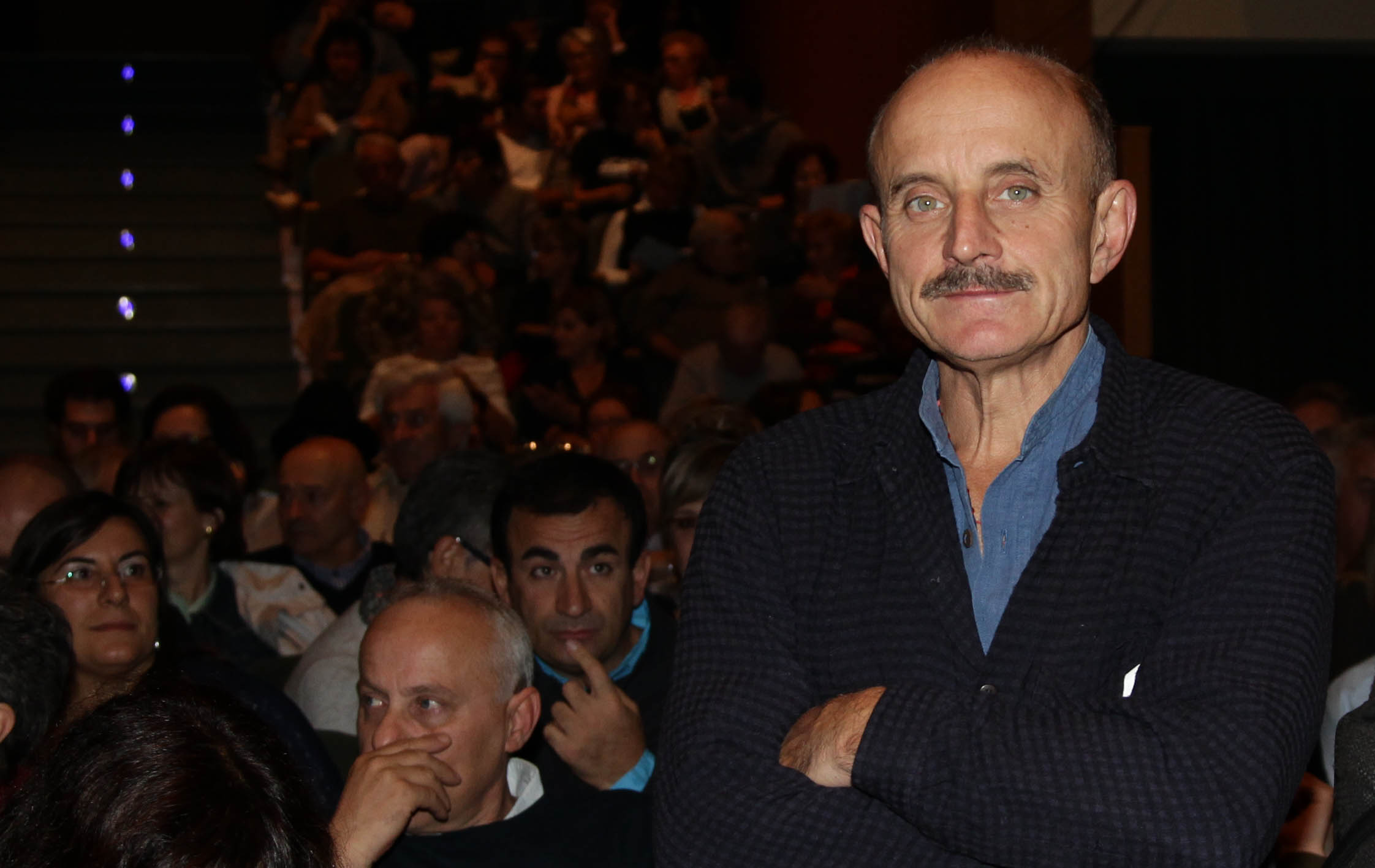 Giuseppe Cederna tra il pubblico dell’inaugurazione di Poesia Festival ’14 :: photo Serena Campanini-Elisabetta Baracchi