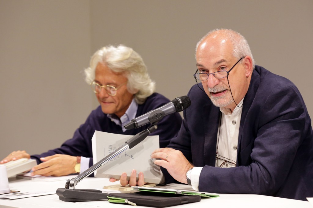 Gianni D'Elia e Michele Smargiassi nell'omaggio a Roberto Roversi - Poesia Festival '14 :: photo Serena Campanini-Elisabetta Baracchi