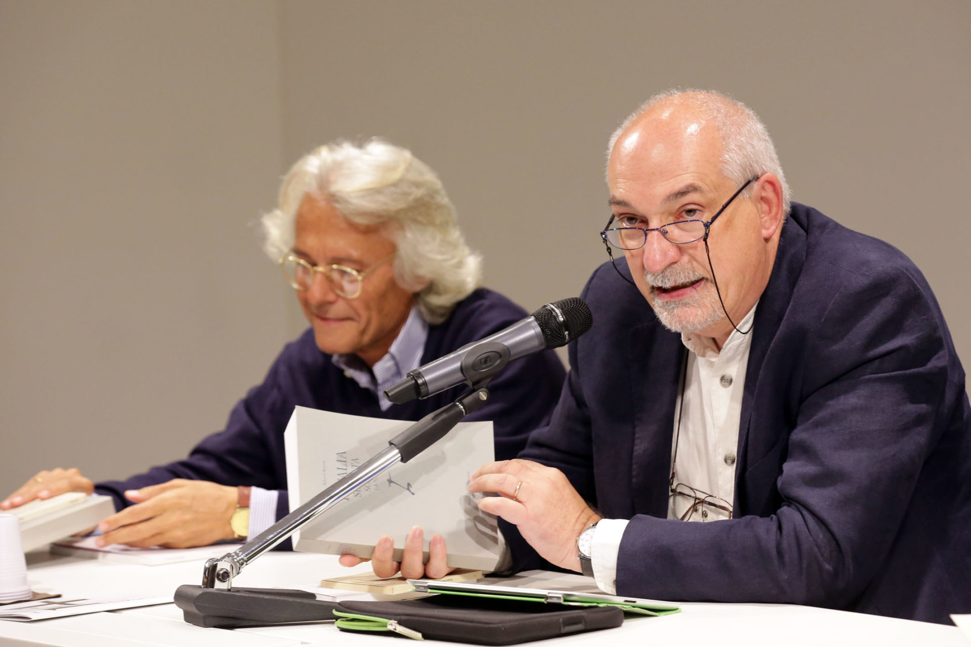 Gianni D’Elia e Michele Smargiassi nell’omaggio a Roberto Roversi – Poesia Festival ’14 :: photo Serena Campanini-Elisabetta Baracchi