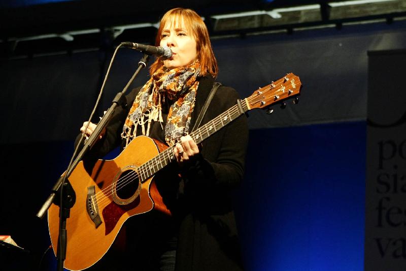 suzanne vega poesia festival 2008 suzanne vega poesia festival 2008