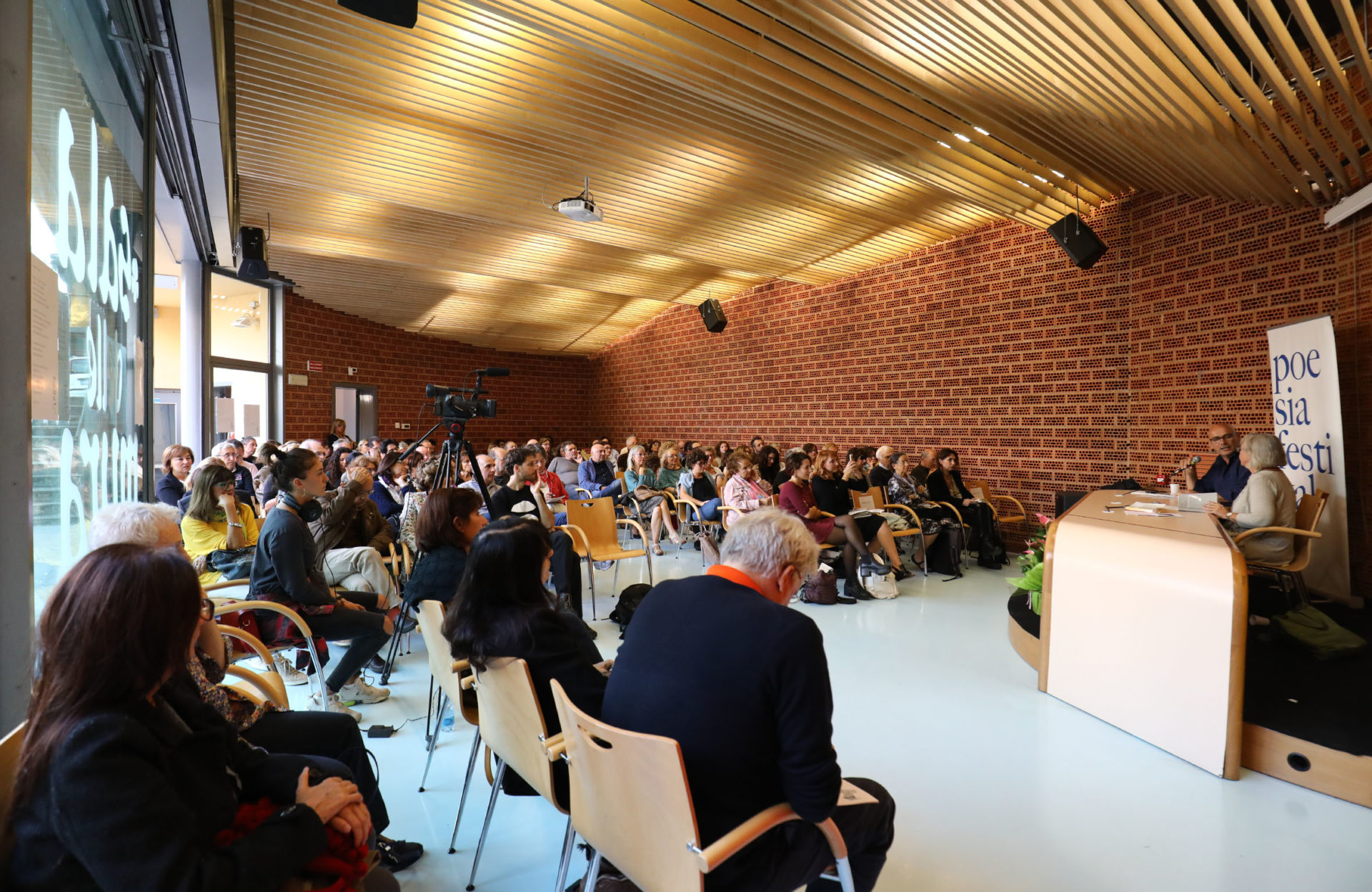 Vivian Lamarque a Poesia Festival ’17 – photo © S.Campanini Vivian Lamarque a Poesia Festival ’17 – photo © S.Campanini