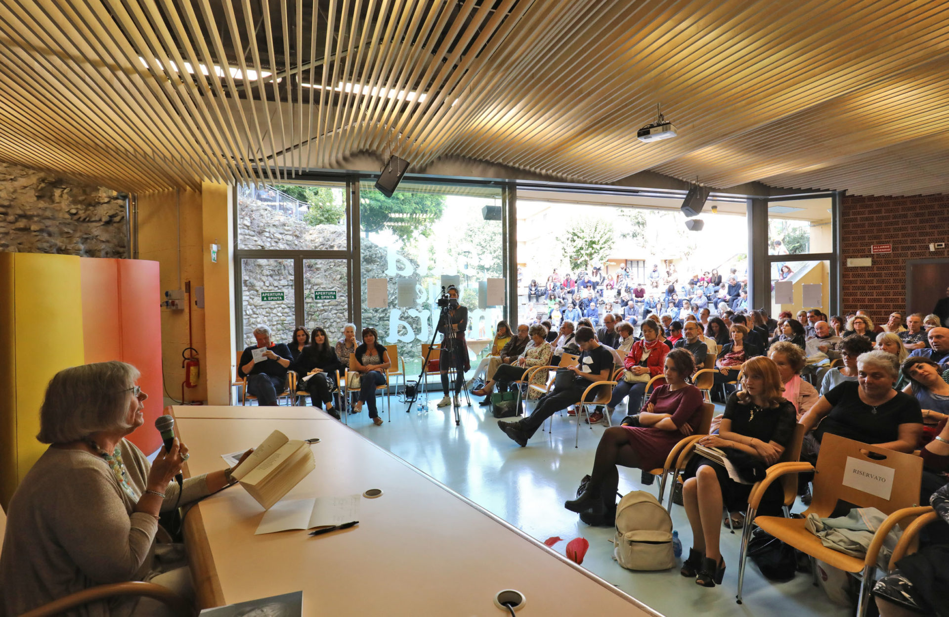 Vivian Lamarque a Poesia Festival ’17 – photo © S.Campanini Vivian Lamarque a Poesia Festival ’17 – photo © S.Campanini