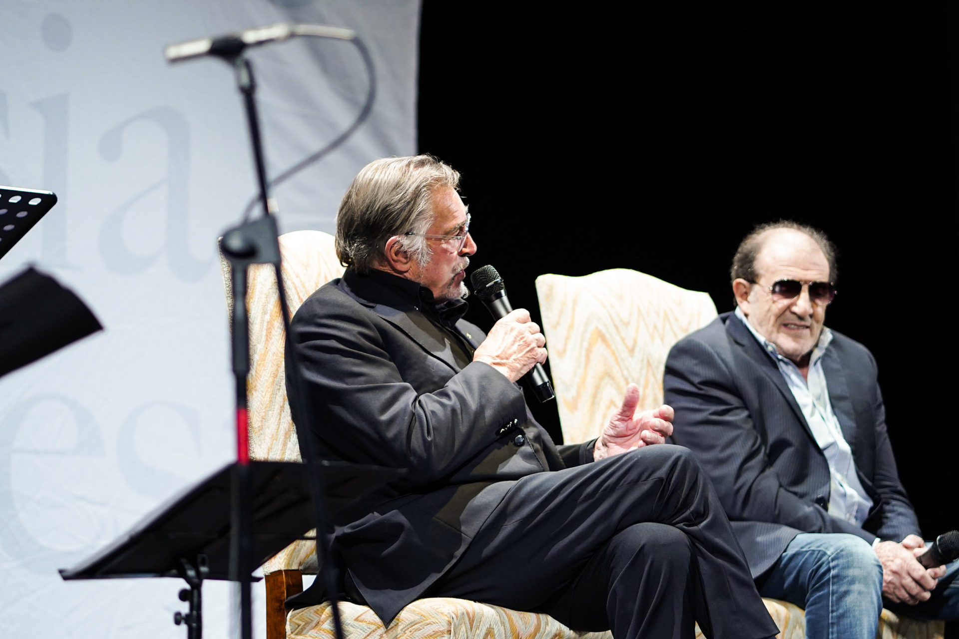 fabio testi nicola longo il poeta con la pistola savignano sul panaro poesia festival 2019 modena 4 fabio testi nicola longo il poeta con la pistola savignano sul panaro poesia festival 2019 modena 4