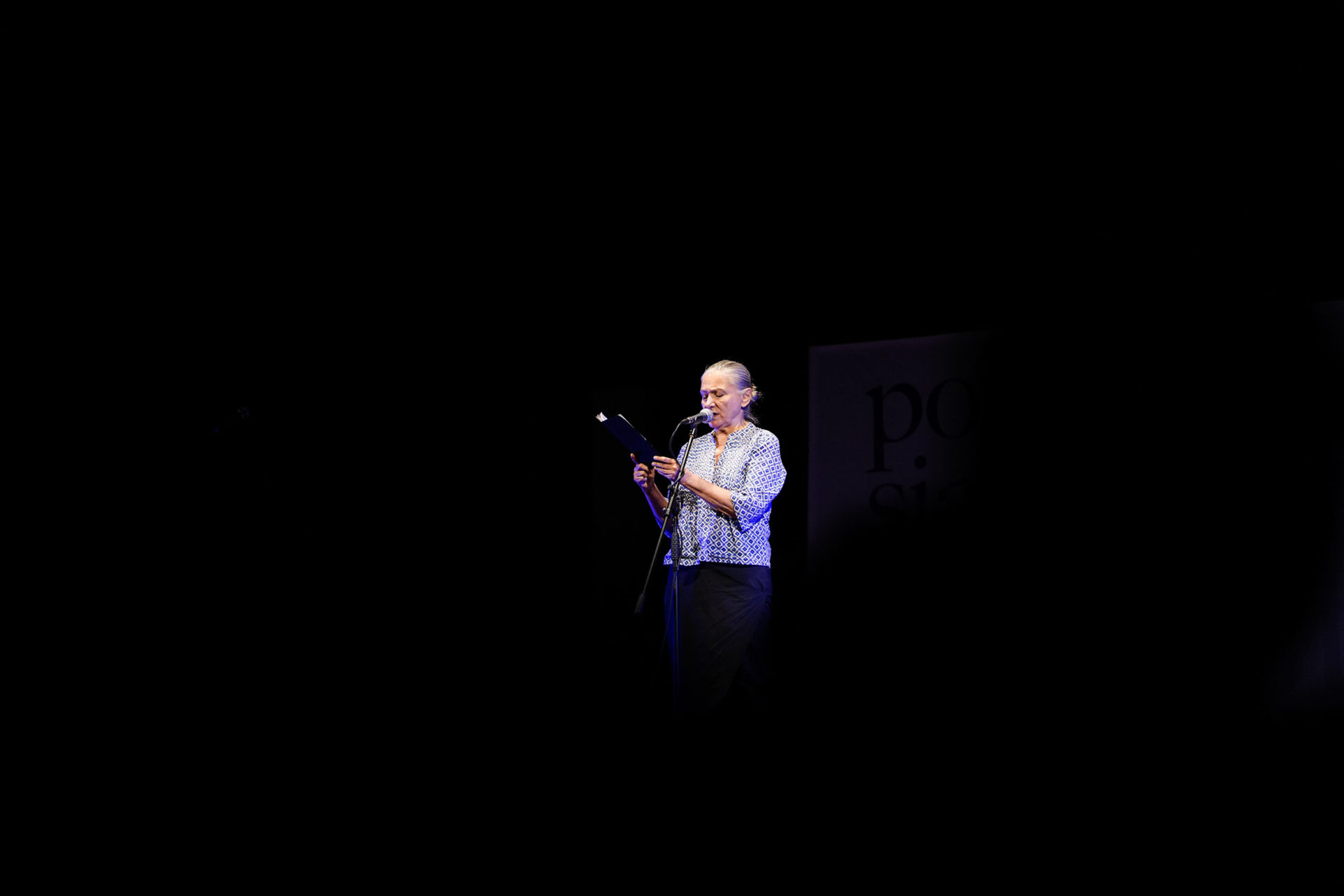 mariangela gualtieri legge giovanni pascoli marano sul panaro poesia festival 2019 modena 10 mariangela gualtieri legge giovanni pascoli marano sul panaro poesia festival 2019 modena 10