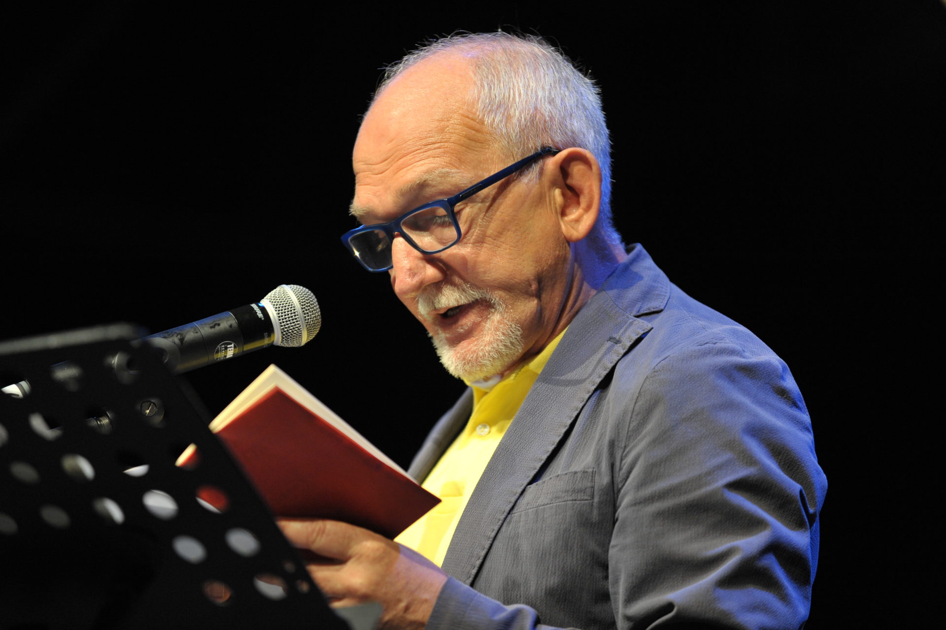 vola alta parola cresci in profondità modena 24 agosto 2020 andrea sirotti 1 vola alta parola cresci in profondità modena 24 agosto 2020 andrea sirotti 1