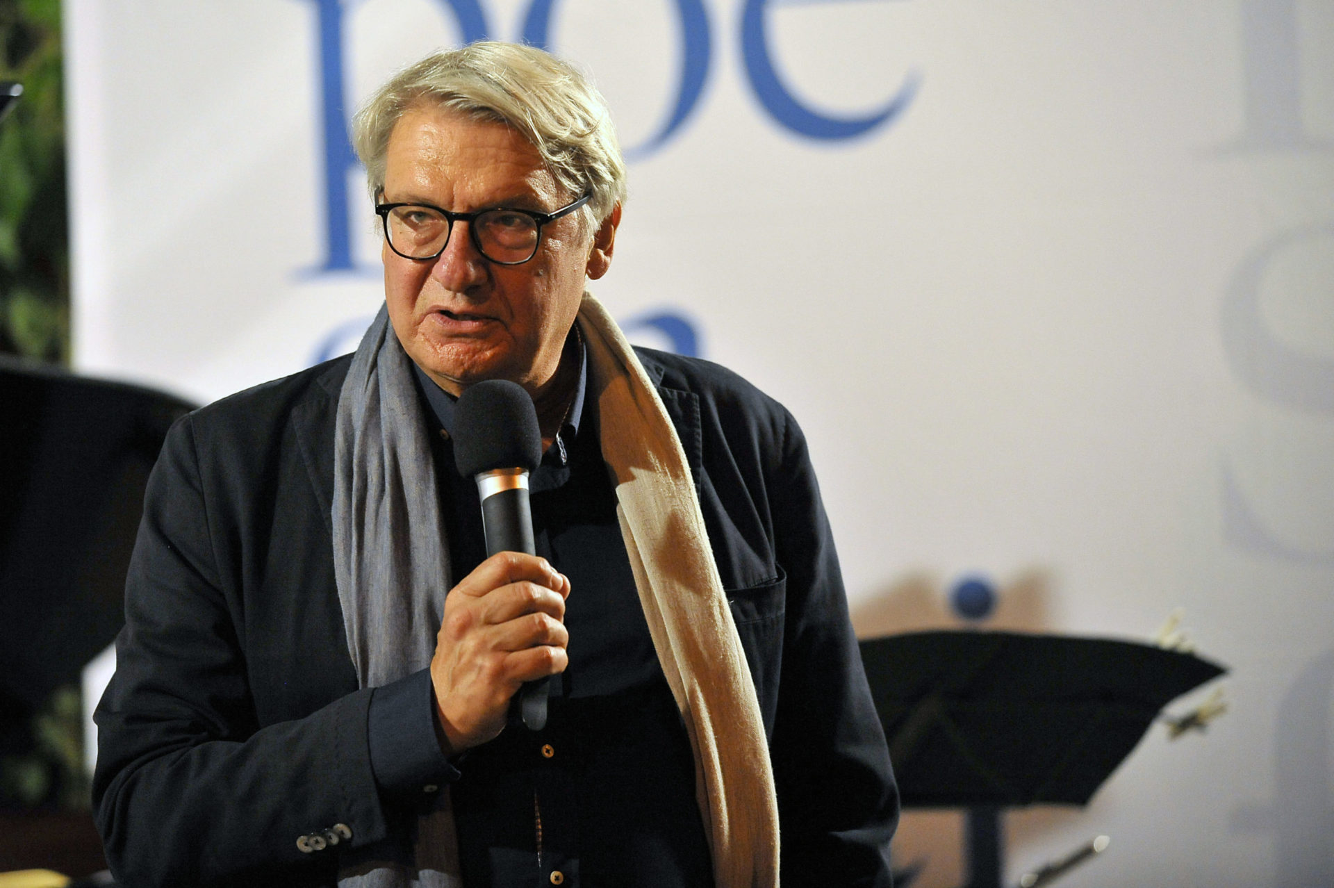 alberto bertoni la notte la luna la poesia chiarli castelvetro di modena poesia festival 20 1 alberto bertoni la notte la luna la poesia chiarli castelvetro di modena poesia festival 20 1