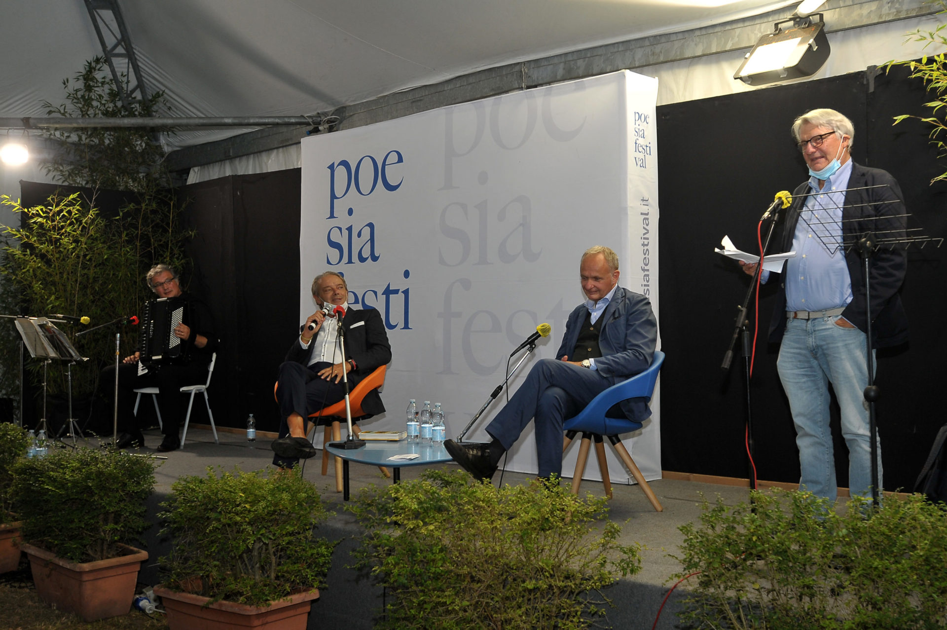 alberto bertoni panini storia di una famiglia e di tante figurine san cesario sul panaro poesia festival 20 1