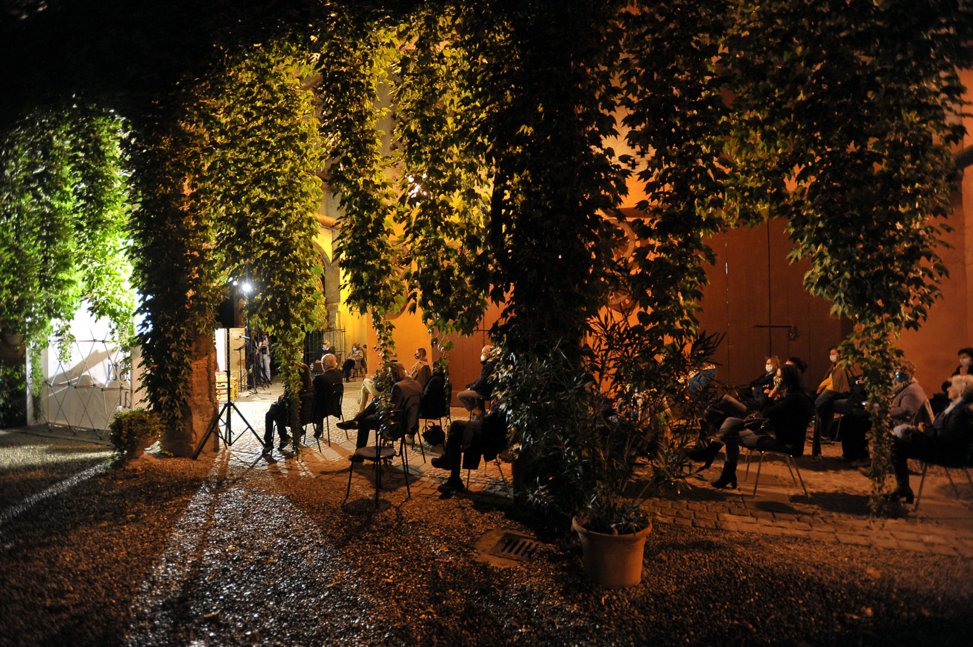 la notte la luna la poesia chiarli castelvetro di modena poesia festival 20 13 la notte la luna la poesia chiarli castelvetro di modena poesia festival 20 13