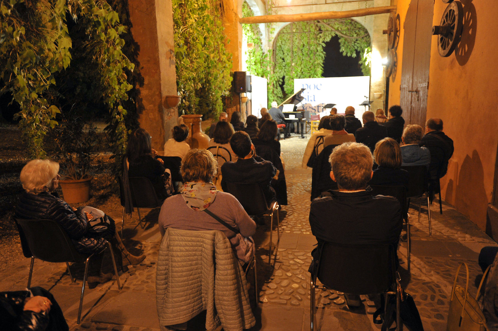 la notte la luna la poesia chiarli castelvetro di modena poesia festival 20 14