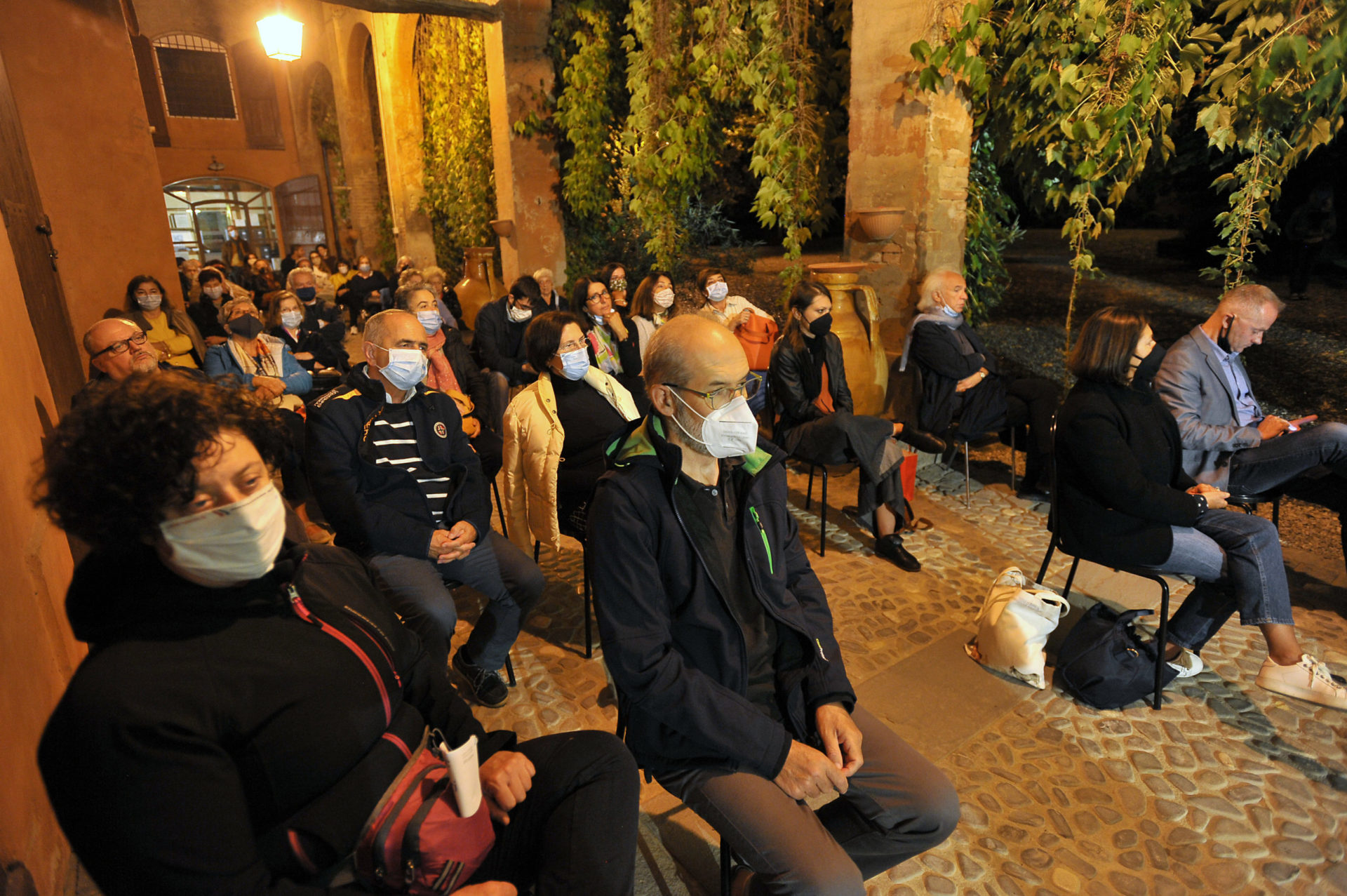 la notte la luna la poesia chiarli castelvetro di modena poesia festival 20 15