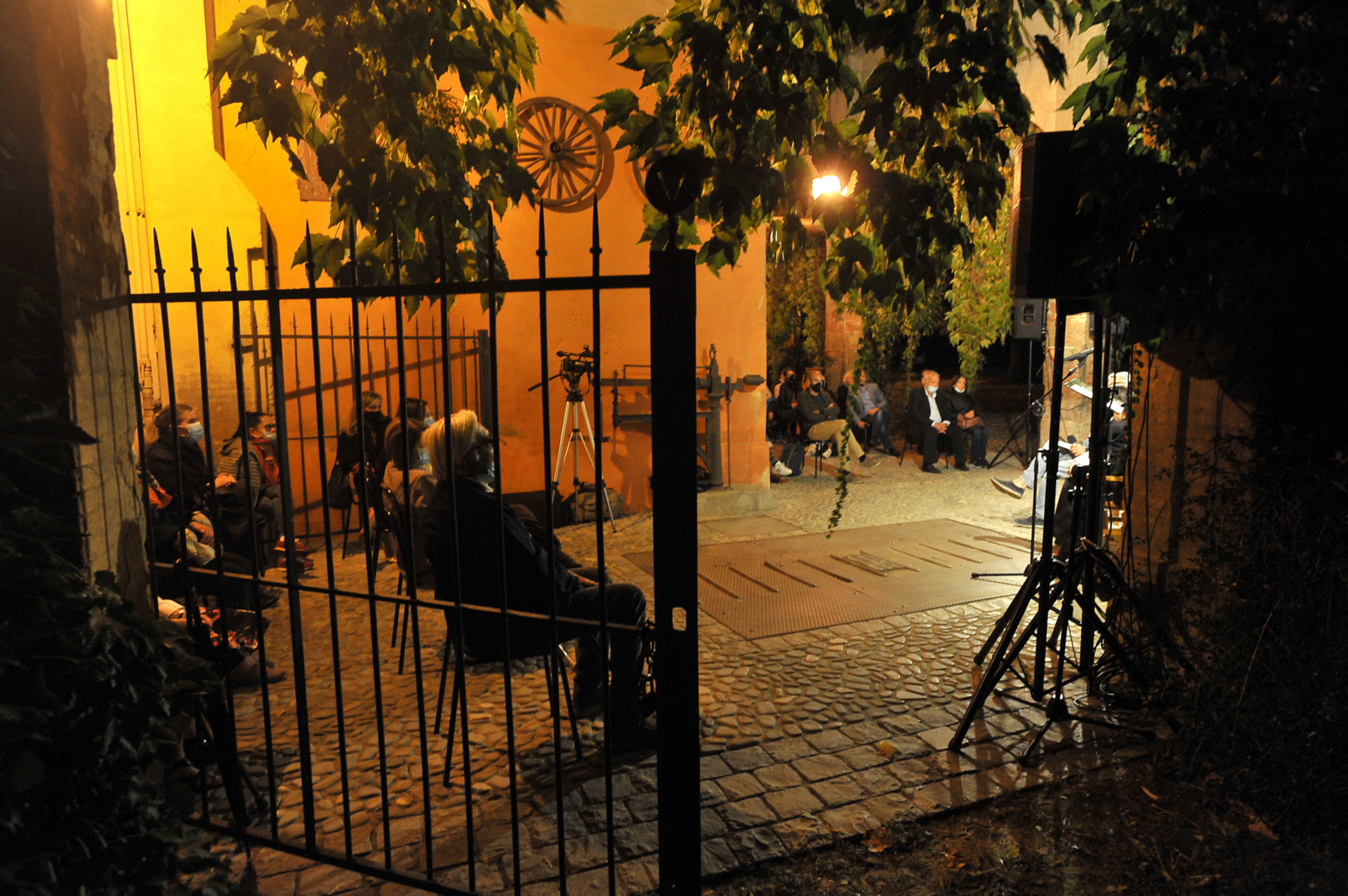 la notte la luna la poesia chiarli castelvetro di modena poesia festival 20 22