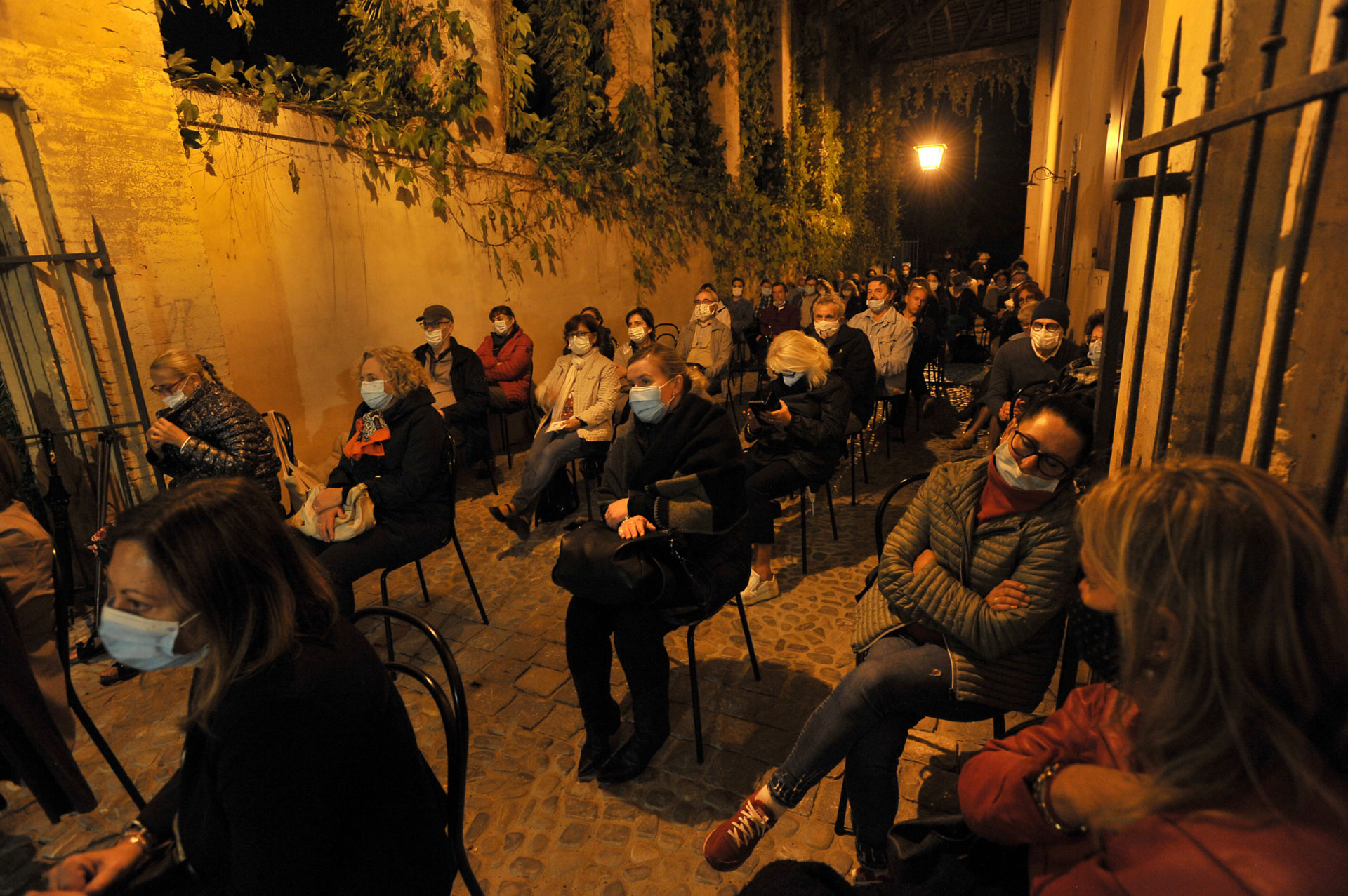 la notte la luna la poesia chiarli castelvetro di modena poesia festival 20 23