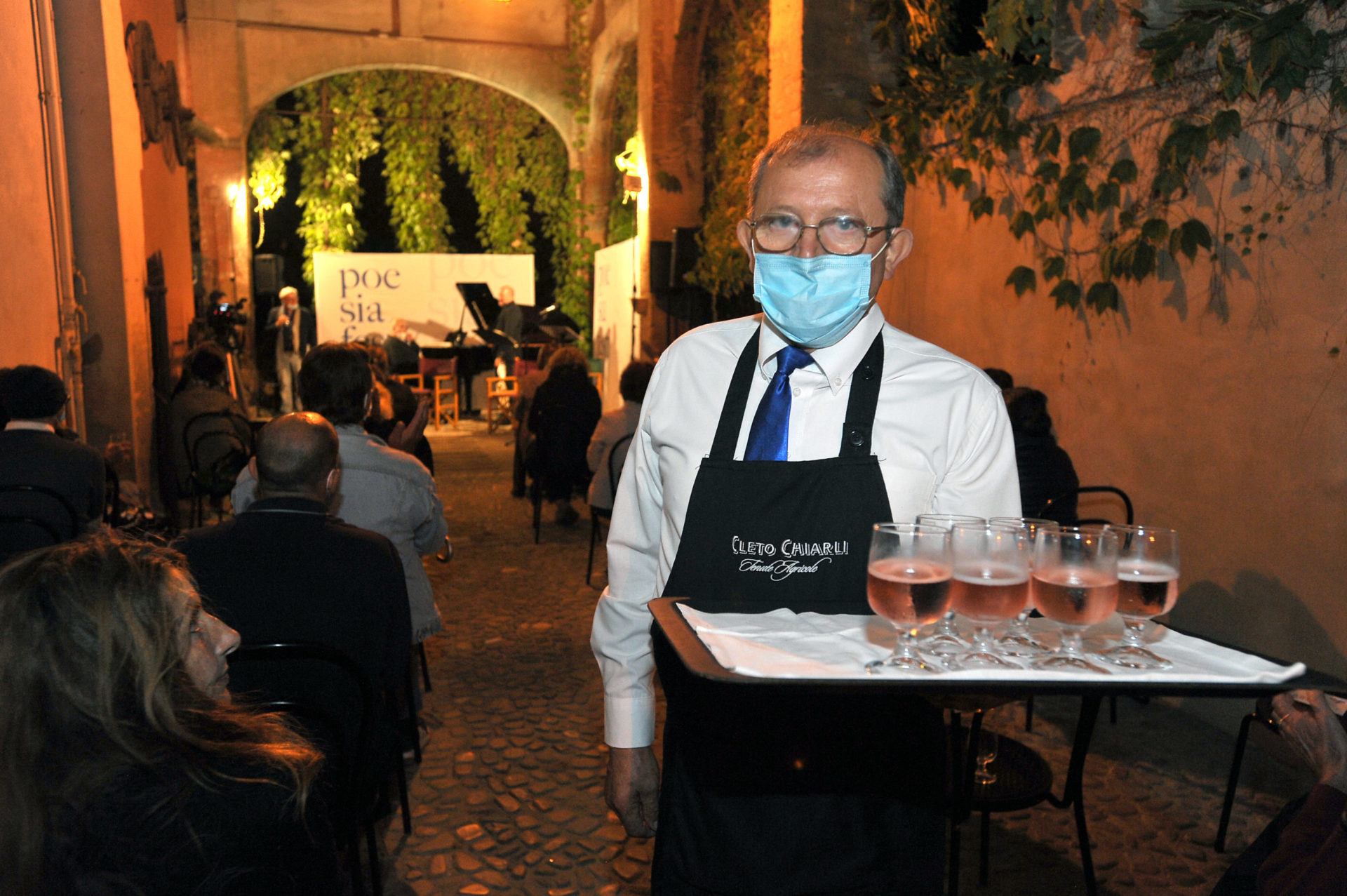 la notte la luna la poesia chiarli castelvetro di modena poesia festival 20 25