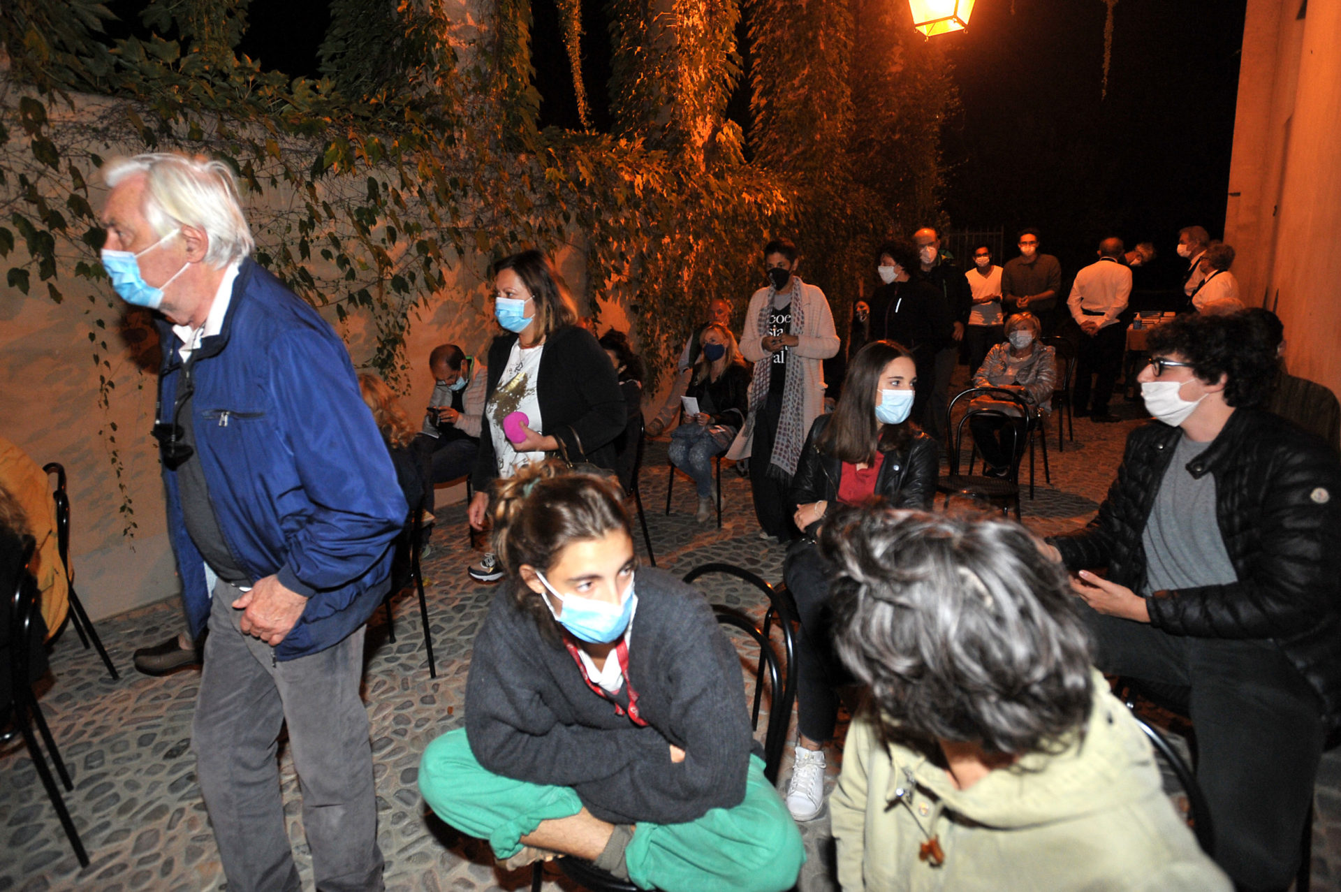 la notte la luna la poesia chiarli castelvetro di modena poesia festival 20 5