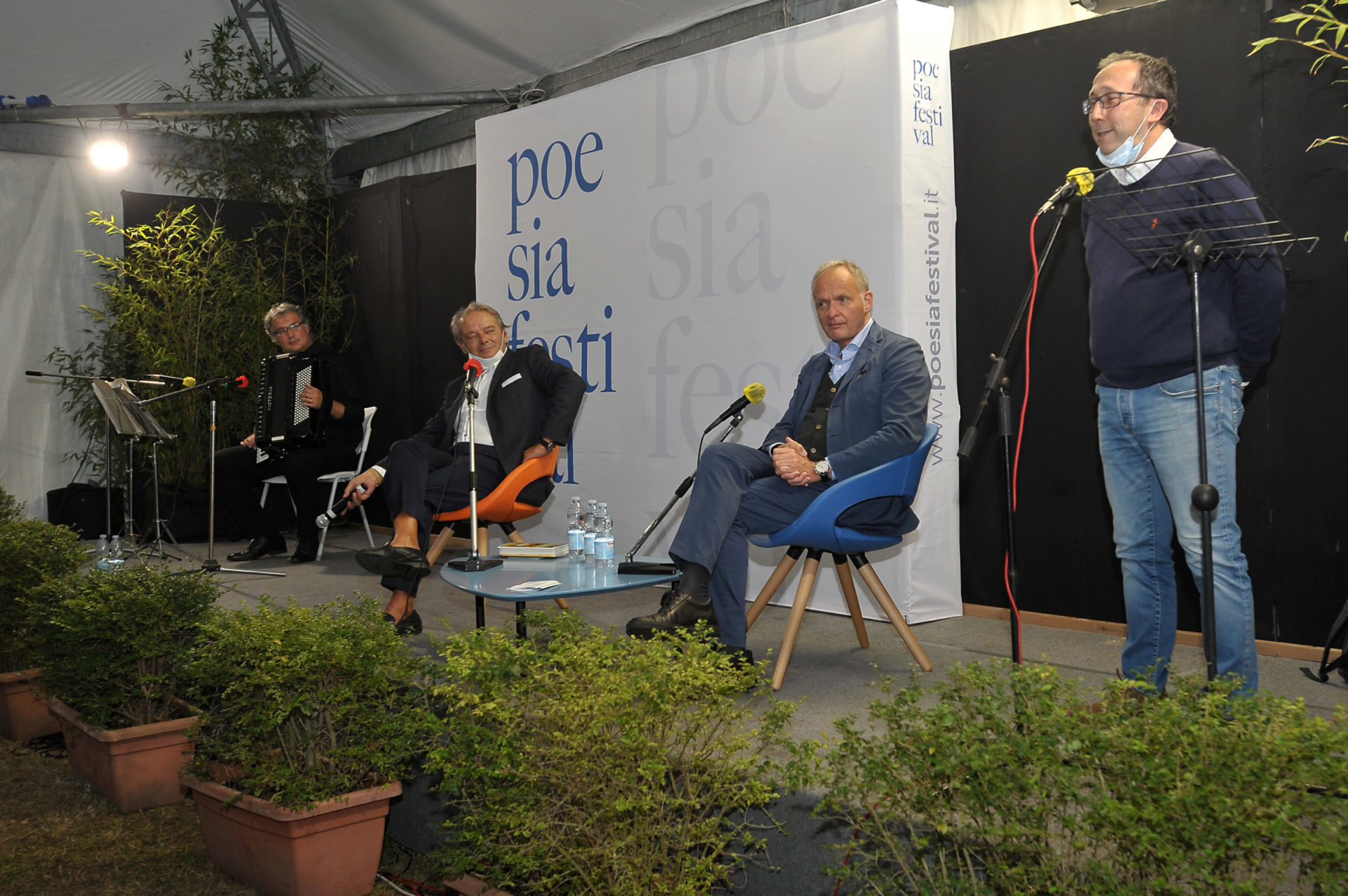panini storia di una famiglia e di tante figurine san cesario sul panaro poesia festival 20 22 panini storia di una famiglia e di tante figurine san cesario sul panaro poesia festival 20 22