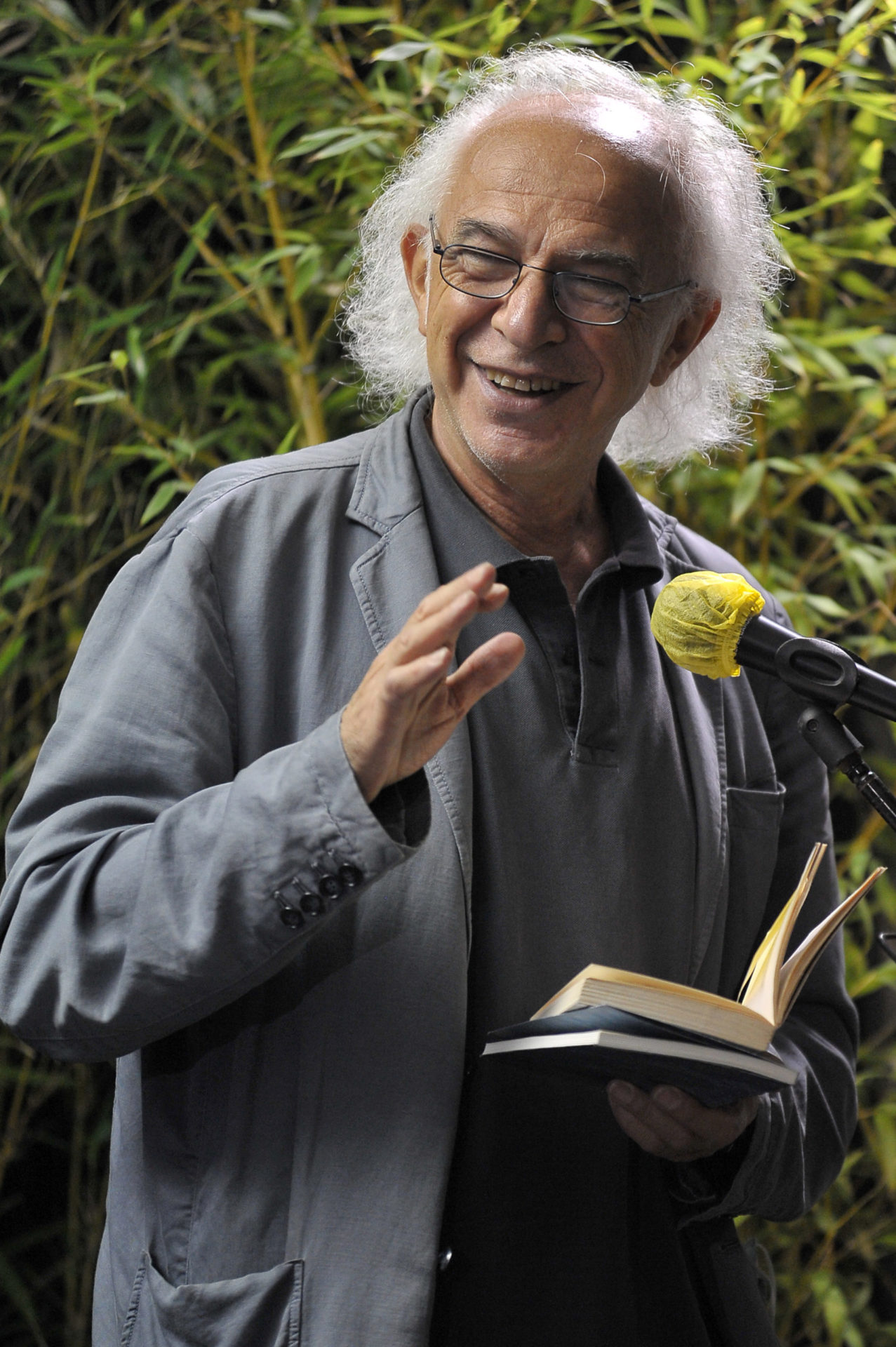 roberto alperoli panini storia di una famiglia e di tante figurine san cesario sul panaro poesia festival 20 1 roberto alperoli panini storia di una famiglia e di tante figurine san cesario sul panaro poesia festival 20 1