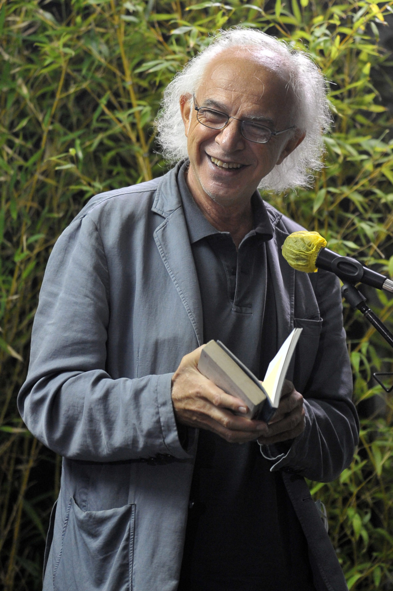 roberto alperoli panini storia di una famiglia e di tante figurine san cesario sul panaro poesia festival 20 5 roberto alperoli panini storia di una famiglia e di tante figurine san cesario sul panaro poesia festival 20 5